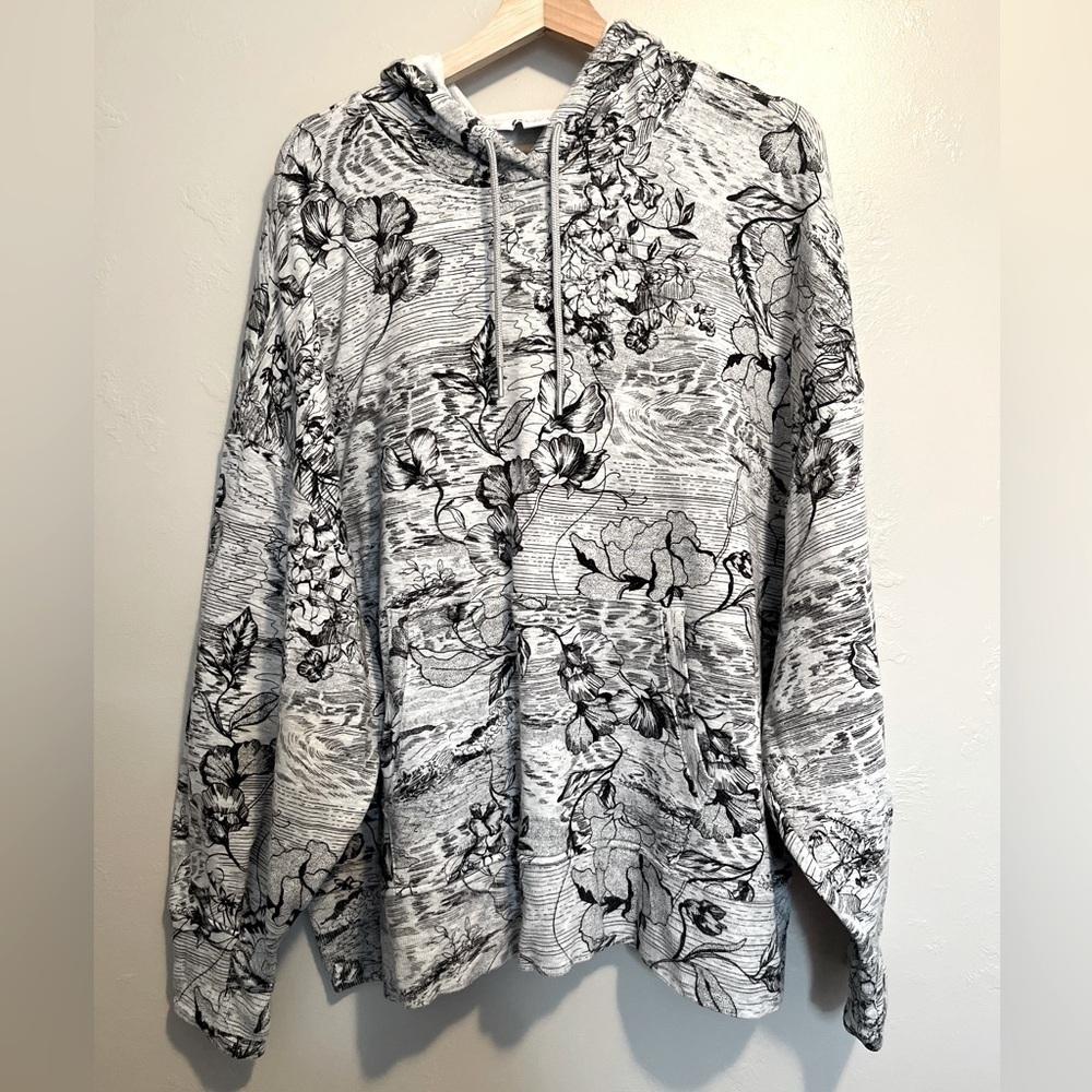 Athleta Balance Sweatshirt Gray & Black Floral Hoodie